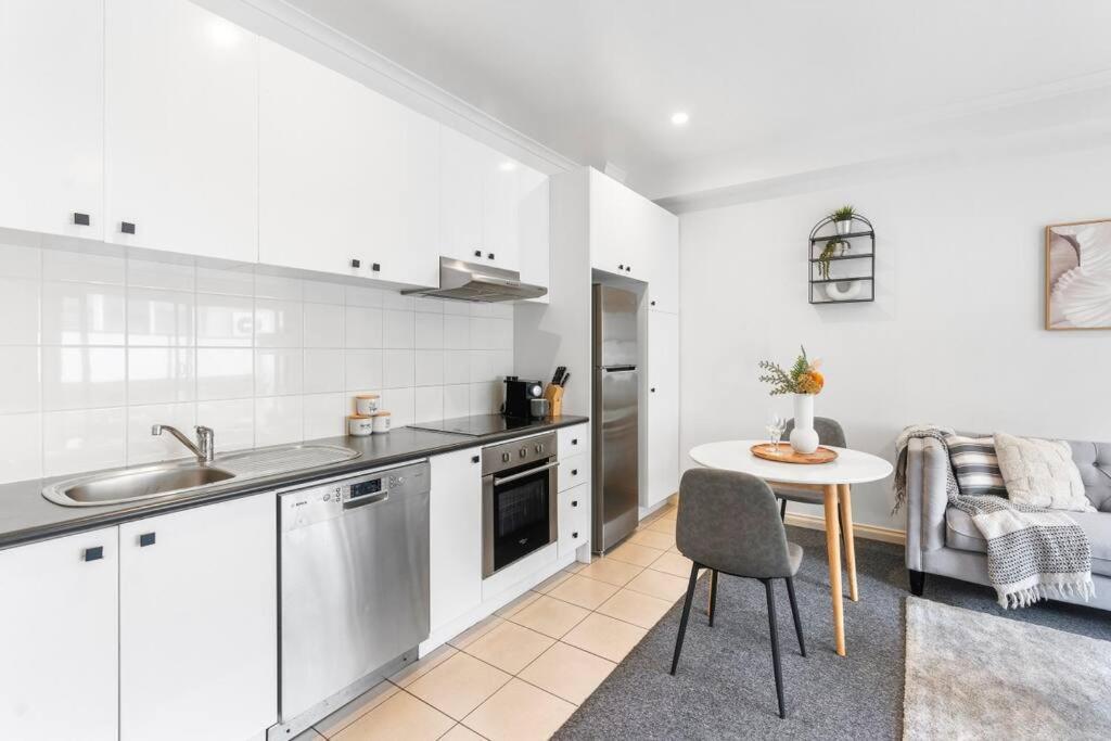 Cozy 1 Bedder In St Kilda With Balcony Daire Melbourne Dış mekan fotoğraf