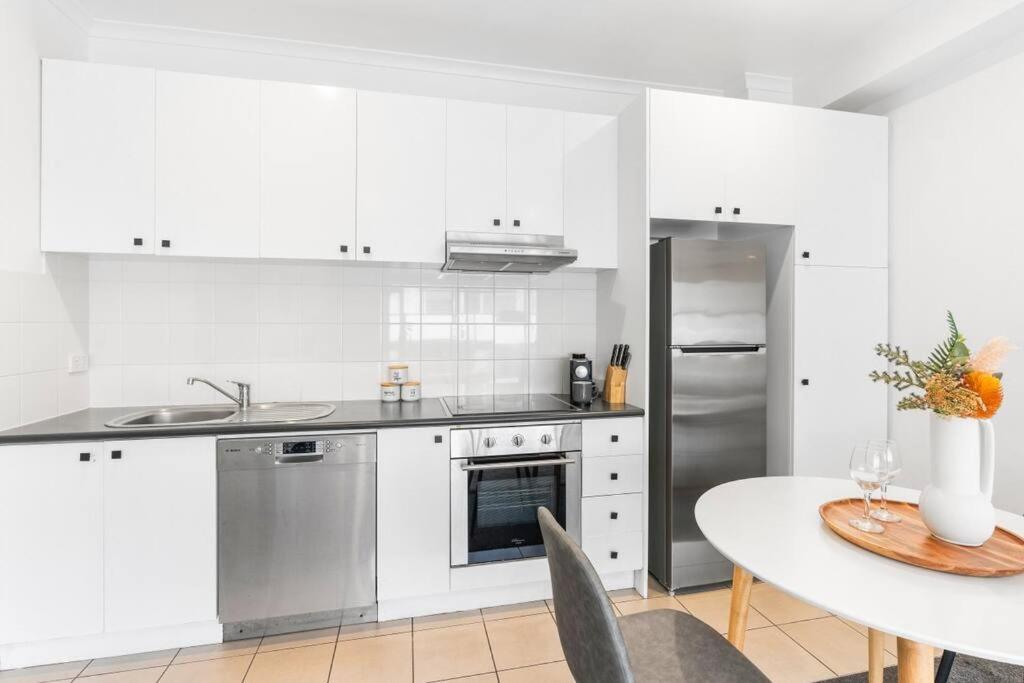Cozy 1 Bedder In St Kilda With Balcony Daire Melbourne Dış mekan fotoğraf