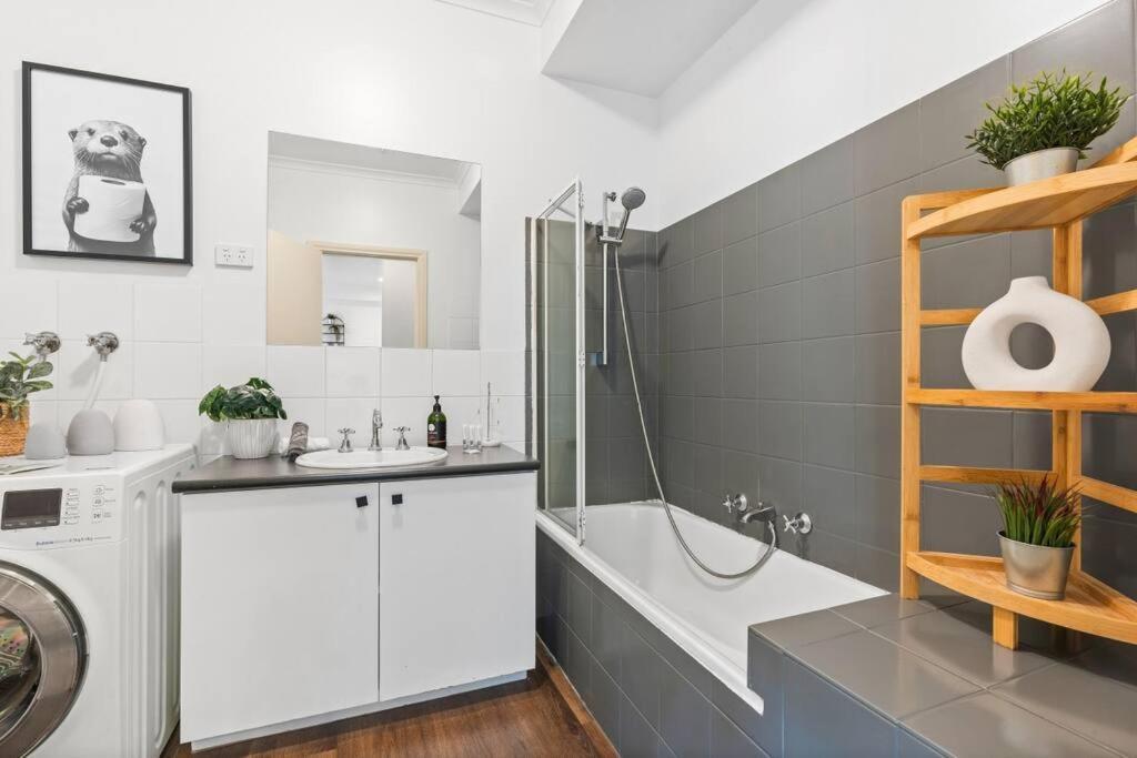 Cozy 1 Bedder In St Kilda With Balcony Daire Melbourne Dış mekan fotoğraf